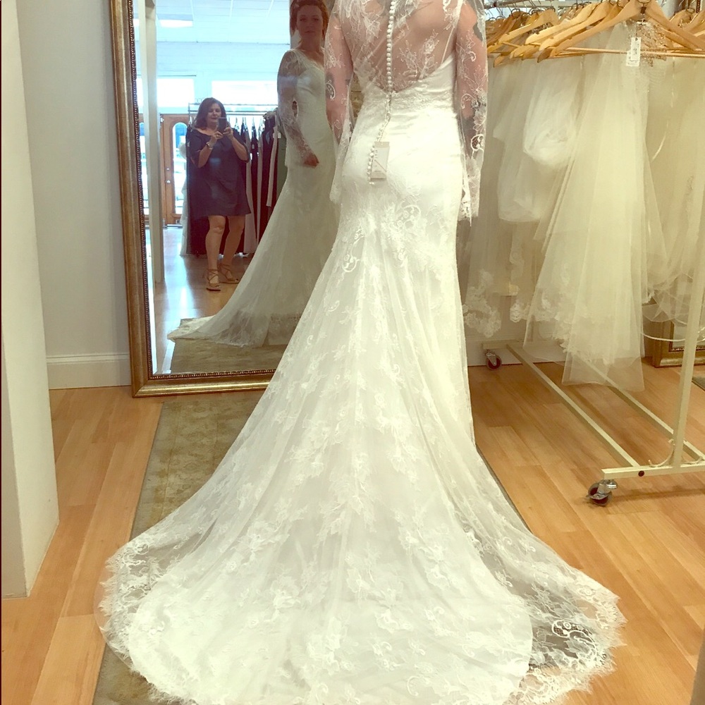 Beautiful Lillian West! HAS NEVER BEEN WORN!